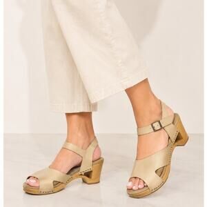Dansko Cream Leather Strappy Wedge Sandals Womens 41 Comfort Shoes Heels
